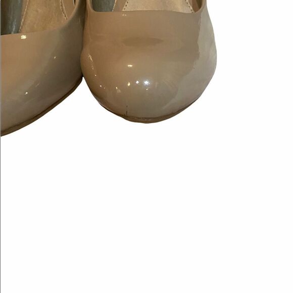 CL By Laundry Women’s Dress Taupe Wedges • 9 wide - Picture 9 of 13